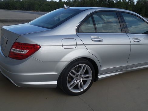 Used 2013 Mercedes-Benz C 250 Sport image 80