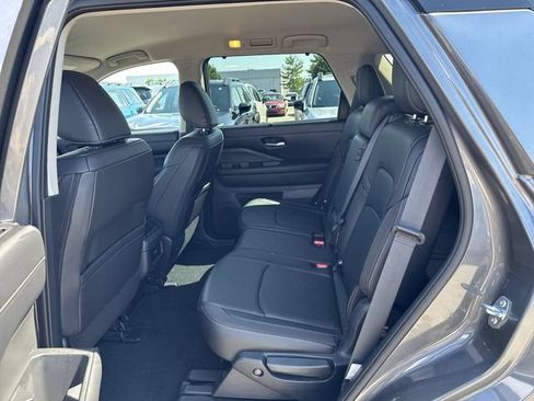 Used 2025 Nissan Pathfinder SL w/ Cargo Package AWD/4WD image 14