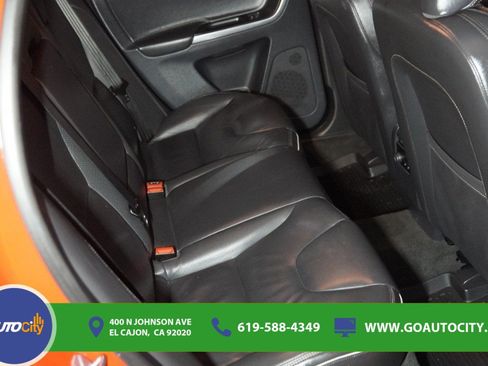 Used 2017 Volvo XC60 T6 R-Design w/ Climate Package AWD/4WD image 13