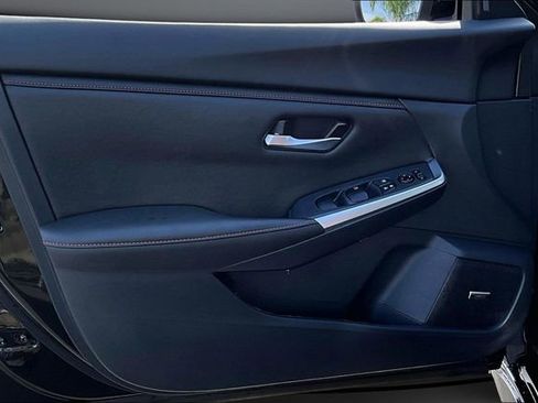 Certified 2025 Nissan Sentra SR w/ SR Premium Package image 19