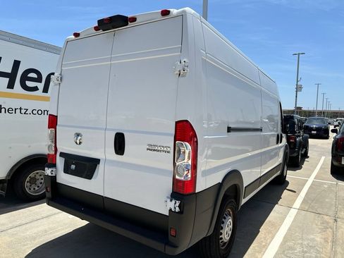 Used 2026 RAM ProMaster 2500 w/ Convenience Group FWD image 2