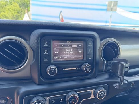 Used 2018 Jeep Wrangler Sport AWD/4WD image 10