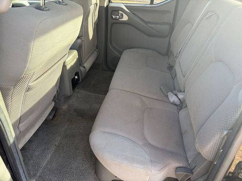 Used 2005 Nissan Frontier SE w/ (J01) Sunroof Pkg image 15