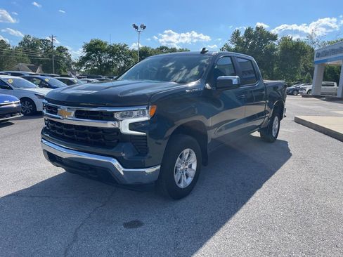 Used 2025 Chevrolet Silverado 1500 LT AWD/4WD image 3