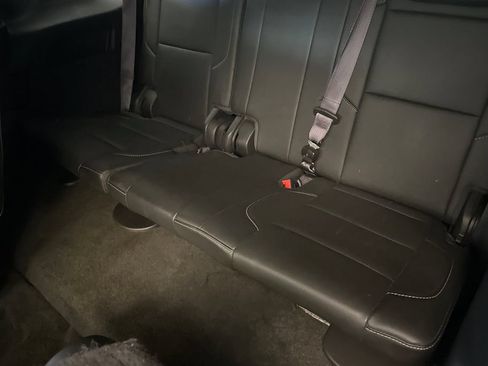 Used 2017 GMC Yukon SLT w/ Open Road Package AWD/4WD image 16