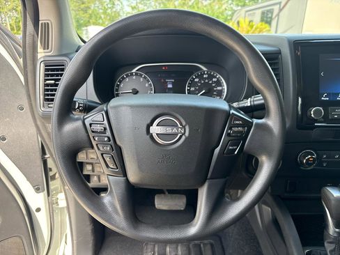 Used 2022 Nissan Frontier S RWD image 11