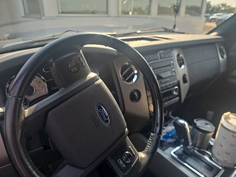 Used 2014 Ford Expedition Limited AWD/4WD image 6