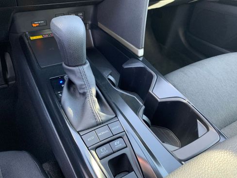 Used 2025 Toyota Camry LE image 40