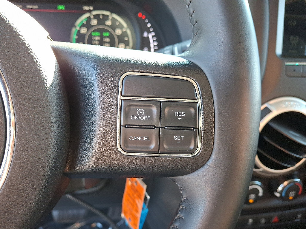Used 2018 Jeep Wrangler Unlimited Sahara w/ Connectivity Group AWD/4WD image 22