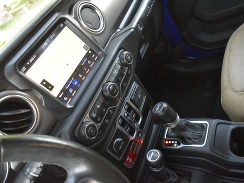 Used 2018 Jeep Wrangler Unlimited Rubicon AWD/4WD image 21