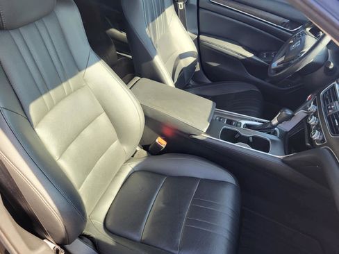 Used 2021 Honda Accord EX-L image 10