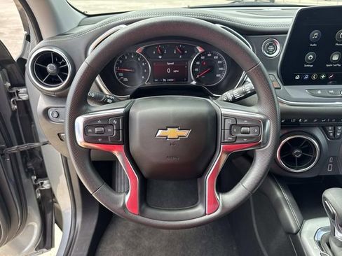 Used 2025 Chevrolet Blazer LT FWD image 44