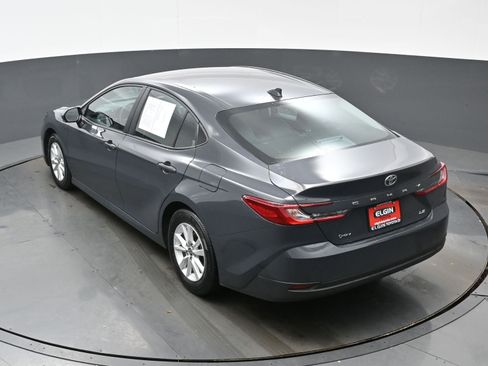 Used 2025 Toyota Camry LE image 37