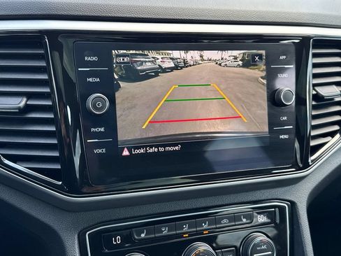 Used 2023 Volkswagen Atlas Cross Sport SE w/ Panoramic Sunroof Package FWD image 18