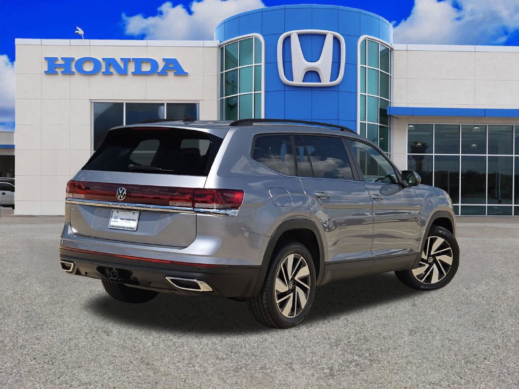 Used 2025 Volkswagen Atlas SE FWD image 3