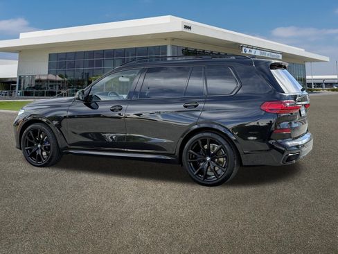 Certified 2022 BMW X7 xDrive40i w/ M Sport Package image 7