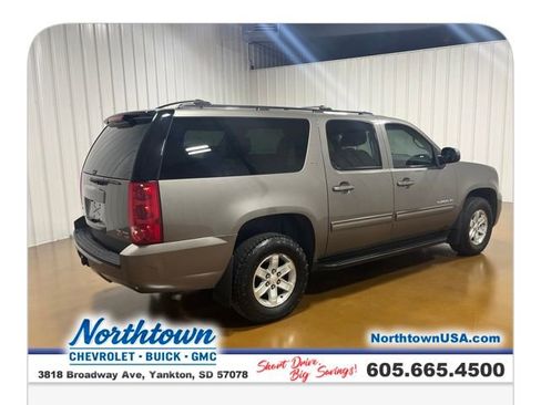 Used 2012 GMC Yukon XL SLT w/ SLT-2 Equipment Package image 9