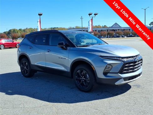 New 2025 Chevrolet Blazer LT w/ Midnight/Sport Edition image 7