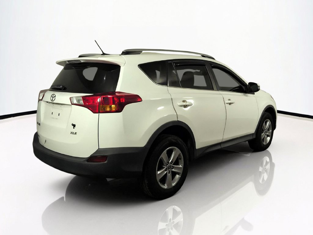 Used 2015 Toyota RAV4 XLE FWD image 6