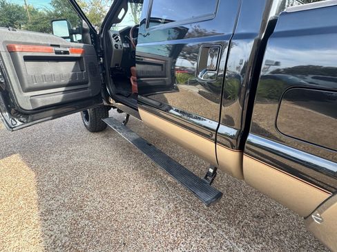 Used 2012 Ford F250 King Ranch w/ King Ranch w/Chrome Pkg image 30