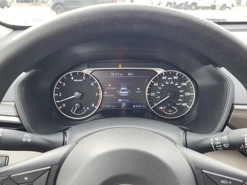 Used 2025 Nissan Altima 2.5 SV FWD image 5