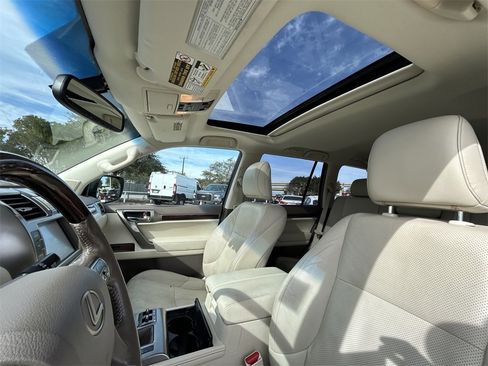 Used 2016 Lexus GX 460 460 w/ Premium Package image 12