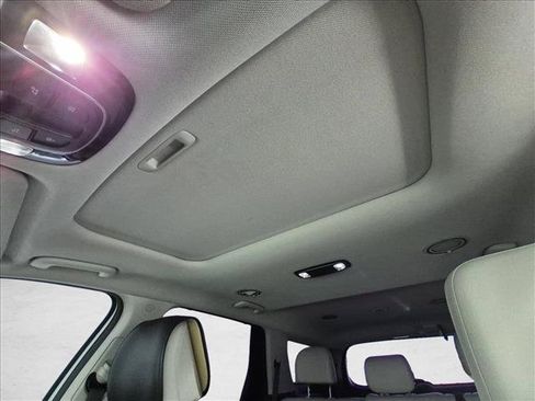 Used 2022 Hyundai Palisade SEL w/ 8P Bench Seat Package FWD image 16
