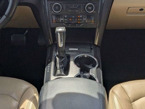 Used 2017 Ford Explorer XLT w/ Equipment Group 202A FWD image 17
