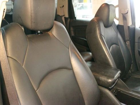 Used 2010 Chevrolet Traverse LT w/ Personal Connectivity Package image 11