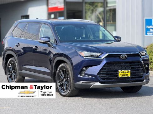 Used 2025 Toyota Grand Highlander AWD image 1