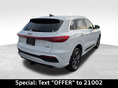 Certified 2025 Audi Q5 Premium Plus w/ Premium Plus image 3
