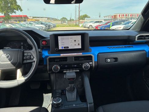 Used 2025 Toyota Tacoma TRD Off-Road AWD/4WD image 14