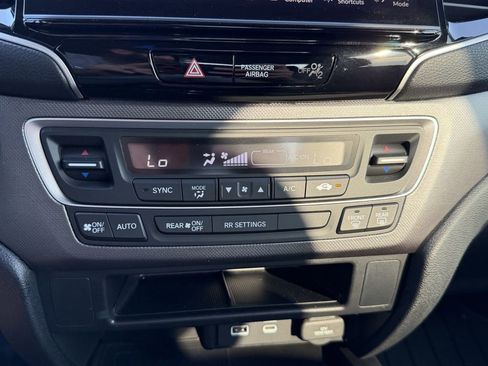 Used 2025 Honda Ridgeline Sport image 24
