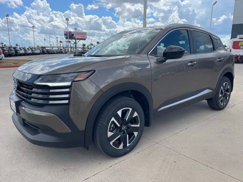 New 2026 Nissan Kicks SV w/ Cold Weather Package AWD/4WD image 6