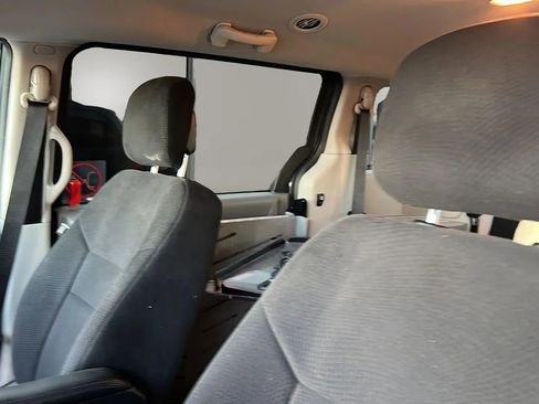 Used 2011 Dodge Grand Caravan Mainstreet w/ PWR Convenience Group image 32