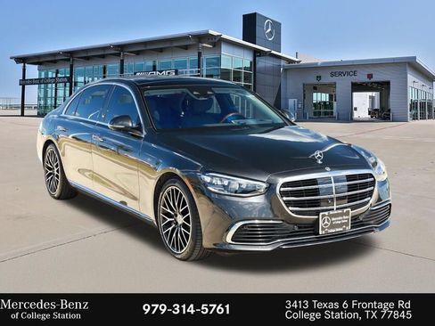 Certified 2022 Mercedes-Benz S 580 4MATIC Sedan image 3