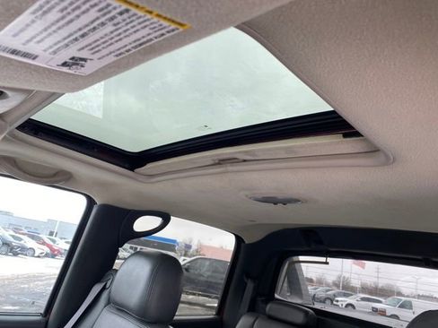 Used 2003 Chevrolet Avalanche Base w/ Suspension Package, Off-Road image 12