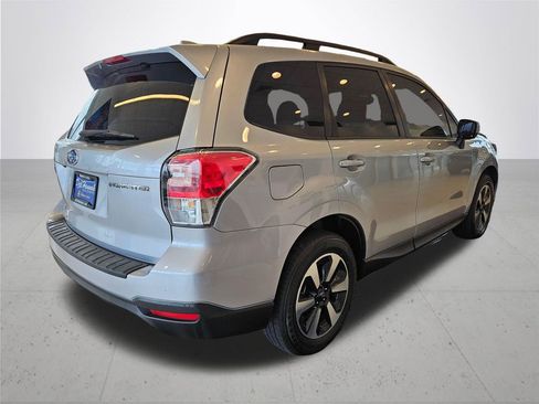 Used 2018 Subaru Forester 2.5i Premium image 6