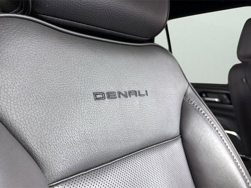 Certified 2025 GMC Yukon Denali image 41