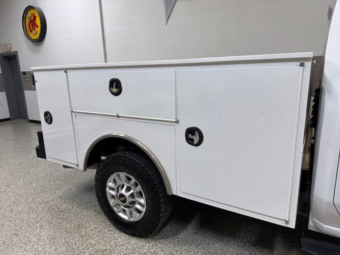 Used 2024 Chevrolet Silverado 2500 LT w/ Convenience Package image 77