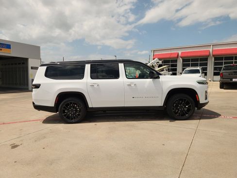 New 2026 Jeep Grand Wagoneer L Summit AWD/4WD image 7