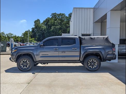 Used 2024 Nissan Frontier S w/ Technology Package AWD/4WD image 9