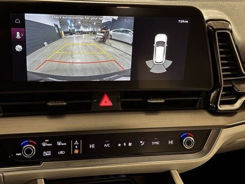 Used 2024 Kia Sportage EX image 25