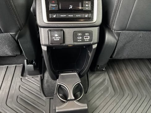 Certified 2025 Subaru Ascent Bronze Edition w/ Onyx Package AWD/4WD image 8