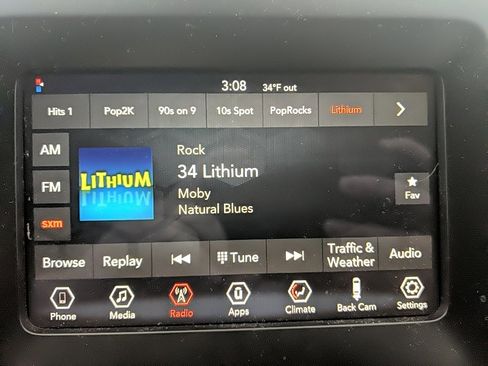 Used 2019 Jeep Cherokee Latitude Plus w/ Trailer Tow Group image 15