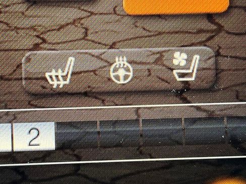 Used 2015 Jeep Cherokee Trailhawk w/ Comfort/Convenience Group image 18