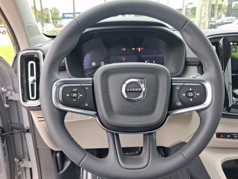 Used 2024 Volvo XC40 B5 Plus AWD/4WD image 17