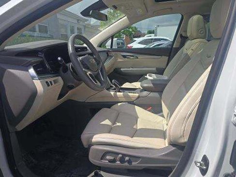 Used 2017 Cadillac XT5 Luxury w/ Driver Awareness Package AWD/4WD image 4