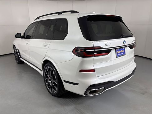 Used 2023 BMW X7 xDrive40i w/ M Sport Package AWD/4WD image 7
