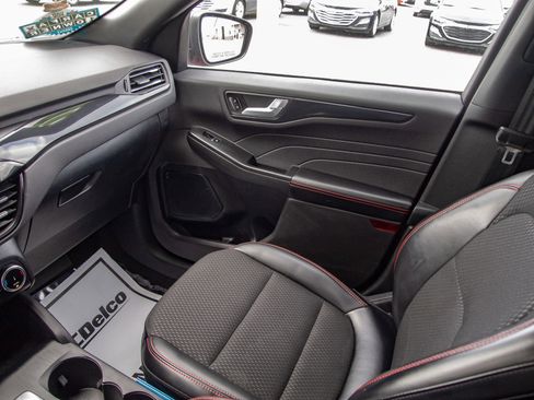 Used 2025 Ford Escape ST-Line image 15